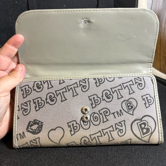 Vintage Betty Boop Tan Clutch fold over Wallet - Picture 3 of 6